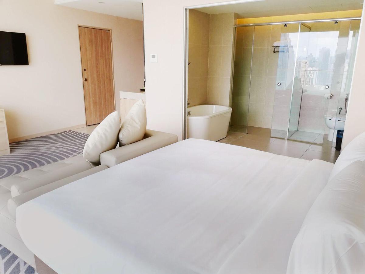 Upper View Regalia Hotel Kuala Lumpur Dış mekan fotoğraf