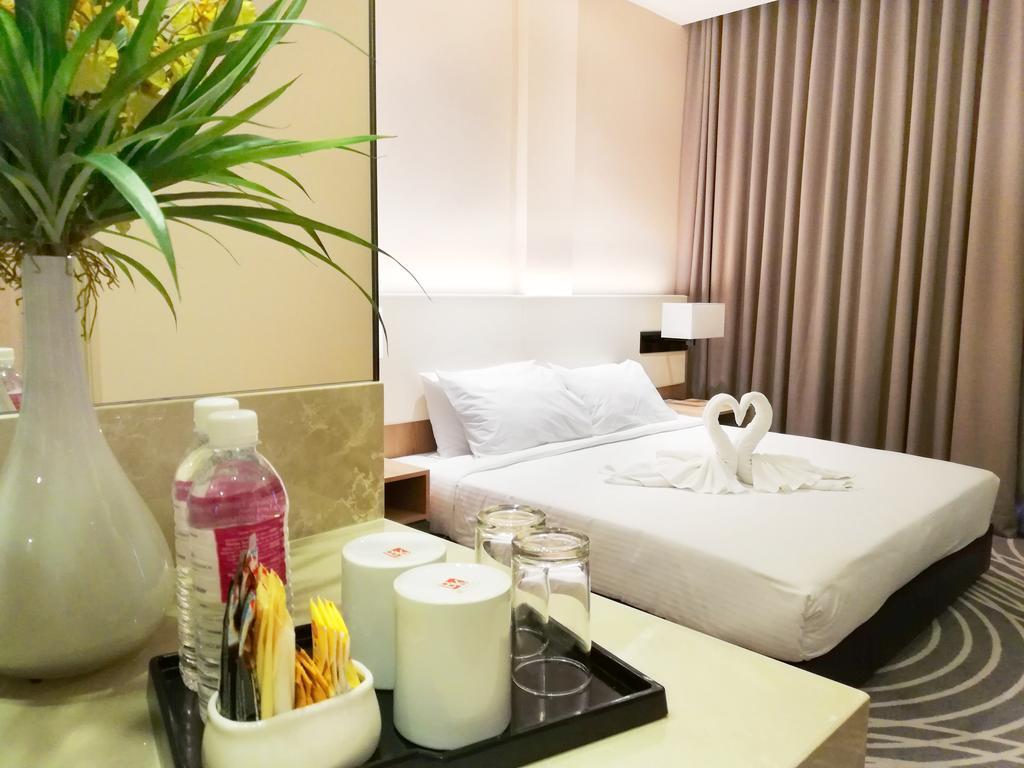 Upper View Regalia Hotel Kuala Lumpur Dış mekan fotoğraf