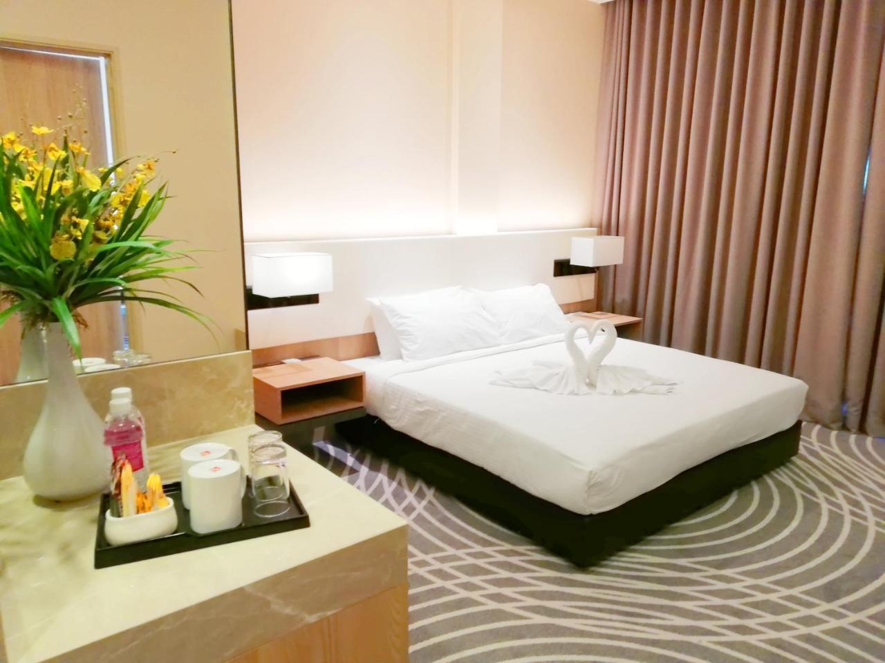 Upper View Regalia Hotel Kuala Lumpur Dış mekan fotoğraf